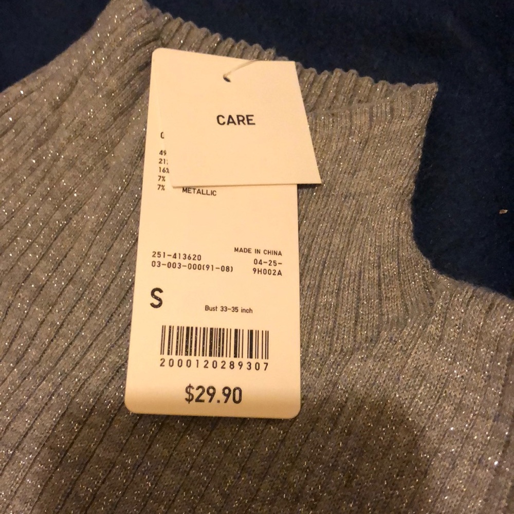 Uniqlo sweater